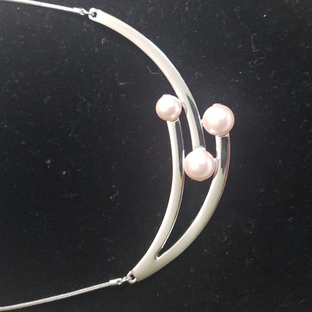 WHBM Necklace Silver Plated & Pink Pearl's + Matching earrings - Picture 3 of 14